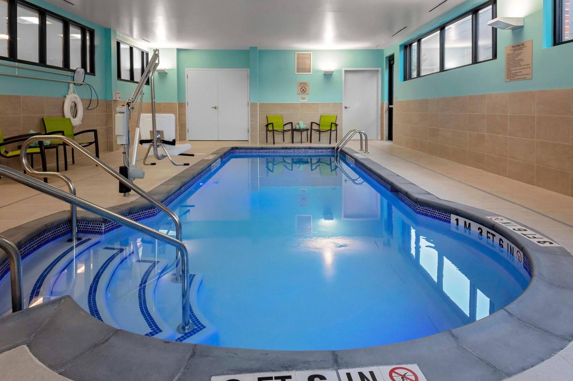 Springhill Suites By Marriott Kansas City Plaza Bagian luar foto