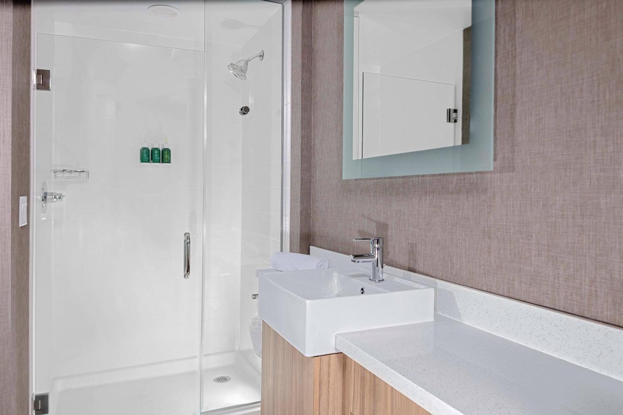 Springhill Suites By Marriott Kansas City Plaza Bagian luar foto