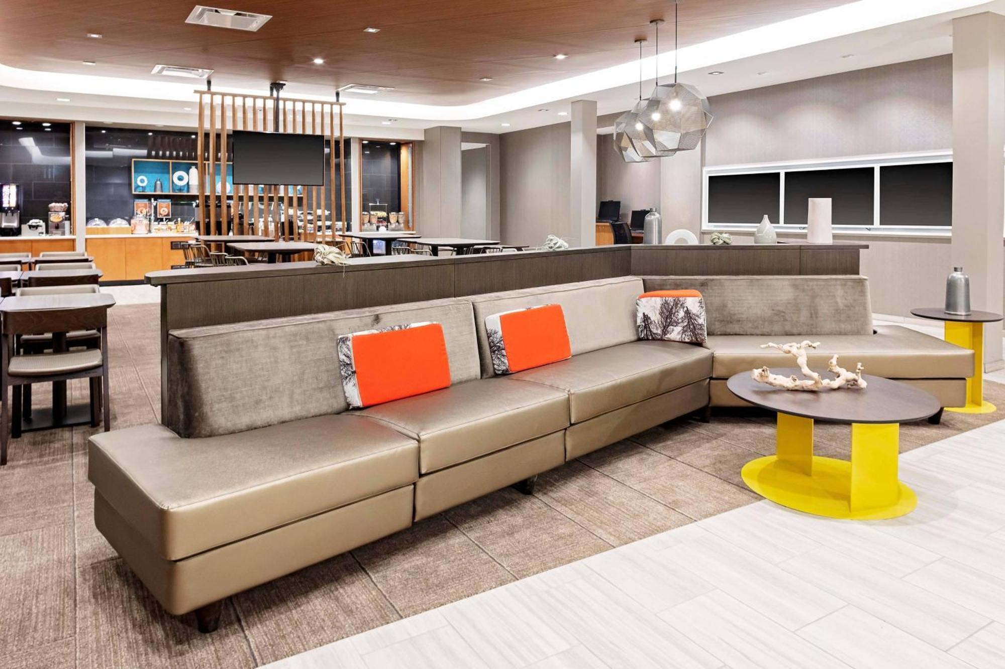 Springhill Suites By Marriott Kansas City Plaza Bagian luar foto